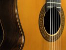 Une guitare du luthier espagnol Félix Manzanero...