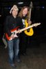 Avec guitare Vigier Excalibur à côté de Mattias Eklundh